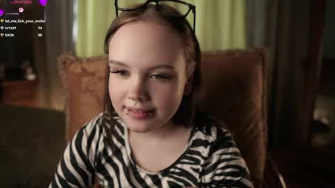 Snapshot of alainejomes chatting on April 2026 07:45:01 AM VETTA online show from April 2026 07:45:01 AM