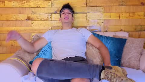 Snapshot of alan_castillo_ chatting on March 2026 12:28:01 PM Alan online show from March 2026 12:28:01 PM