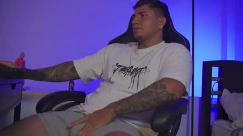 Snapshot of alan_muscle chatting on March 2026 10:46:02 PM Alan online show from March 2026 10:46:02 PM