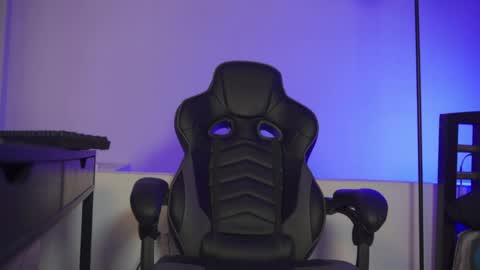 Snapshot of alan_muscle chatting on April 2026 06:22:02 AM Alan online show from April 2026 06:22:02 AM