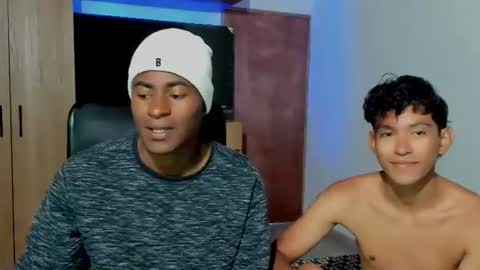 Snapshot of alan_scot chatting on July 2026 12:24:01 AM Alan and Criss - WE JUST FRIENDS WITH BENEFITS BOTH VERS online show from July 2026 12:24:01 AM