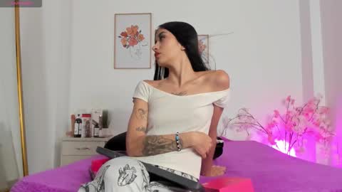 alana  online show from November 2025 02:55:02 AM