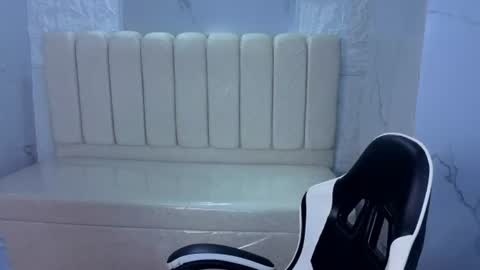 Snapshot of alana_fox_tx chatting on June 2026 08:35:02 PM Follow me.. Live 1430 to 2100 online show from June 2026 08:35:02 PM