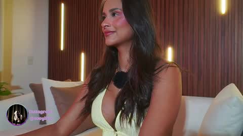 Snapshot of alana_haze chatting on May 2026 03:12:01 AM Alana online show from May 2026 03:12:01 AM