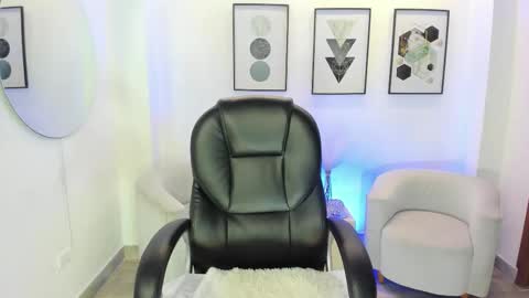 alana  online show from February 2026 08:07:01 PM