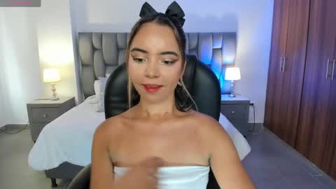 alana  online show from April 2026 07:32:01 PM