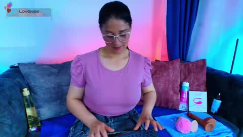 Alana  online show from December 2025 07:41:02 PM