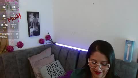 Snapshot of alana_steel_1 chatting on April 2026 07:48:01 PM Alana online show from April 2026 07:48:01 PM