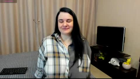 Snapshot of alanabrox chatting on May 2026 10:28:01 PM Julia online show from May 2026 10:28:01 PM