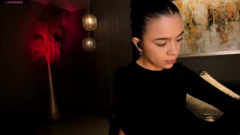 Alana online show from September 2025 11:54:01 AM