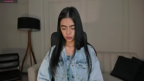 Alana online show from October 2025 12:17:01 PM