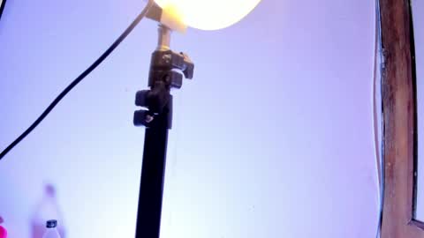 Snapshot of alanalois_ chatting on April 2026 06:19:01 AM ALANA Please follow me online show from April 2026 06:19:01 AM