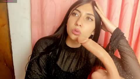 Snapshot of alanalois_ chatting on April 2026 04:45:02 AM ALANA Please follow me online show from April 2026 04:45:02 AM