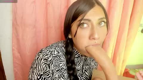 Snapshot of alanalois_ chatting on April 2026 03:41:01 AM ALANA Please follow me online show from April 2026 03:41:01 AM