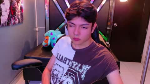 Snapshot of alandelrey57 chatting on January 2026 05:23:02 AM ALAN DEL REY online show from January 2026 05:23:02 AM