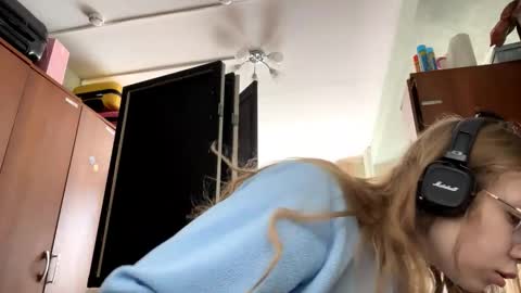 Snapshot of alanehadaller chatting on September 2025 09:52:01 AM Stella online show from September 2025 09:52:01 AM