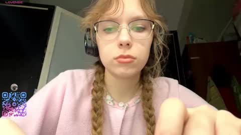 Snapshot of alanehadaller chatting on October 2025 02:03:02 PM Stella online show from October 2025 02:03:02 PM