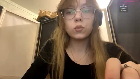 Snapshot of alanehadaller chatting on October 2025 03:02:02 PM Stella online show from October 2025 03:02:02 PM