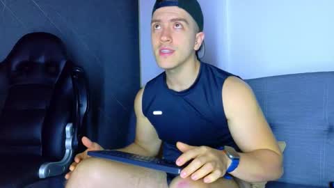 Snapshot of alanferrer chatting on February 2026 10:19:02 AM Alan Ferrer online show from February 2026 10:19:02 AM