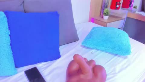 Snapshot of alanna_hank chatting on January 2026 01:43:02 AM Alanna online show from January 2026 01:43:02 AM