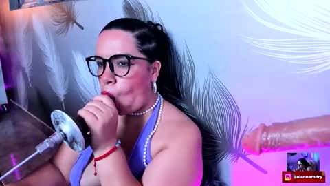 Snapshot of alanna_sloppy chatting on September 2025 10:43:01 PM alana silver online show from September 2025 10:43:01 PM