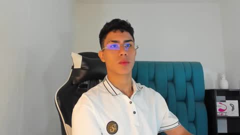 alannaughty_ online show from March 2025 03:02:01 AM