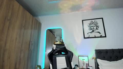 Snapshot of alannaughty_ chatting on March 2026 01:23:02 AM alannaughty_ online show from March 2026 01:23:02 AM