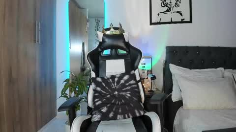 Snapshot of alannaughty_ chatting on March 2026 05:01:02 AM alannaughty_ online show from March 2026 05:01:02 AM