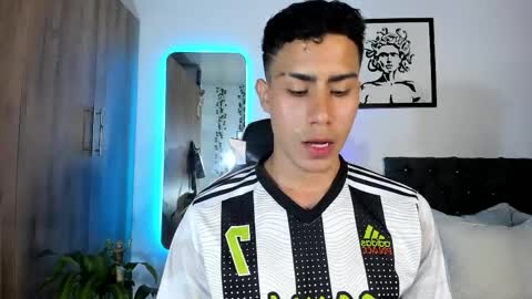 Snapshot of alannaughty_ chatting on April 2026 12:06:01 AM alannaughty_ online show from April 2026 12:06:01 AM