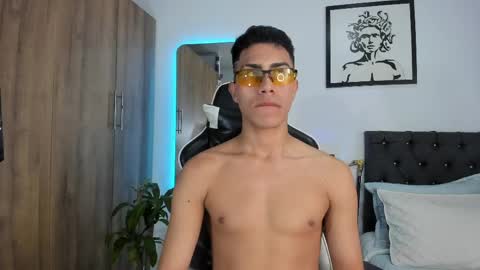 Snapshot of alannaughty_ chatting on April 2026 10:10:02 PM alannaughty_ online show from April 2026 10:10:02 PM