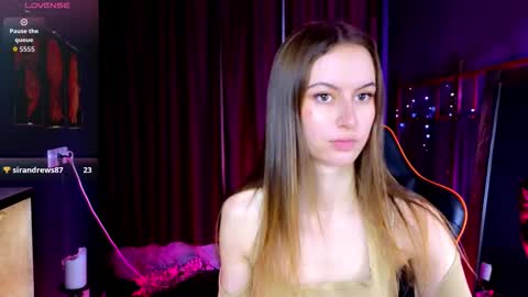 alaska_chan_ online show from November 2025 10:52:02 PM