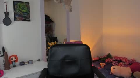 Snapshot of alaska_colors chatting on March 2026 04:56:01 PM Caro online show from March 2026 04:56:01 PM