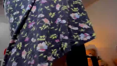 Snapshot of alaska_colors chatting on April 2026 01:56:02 PM Caro online show from April 2026 01:56:02 PM