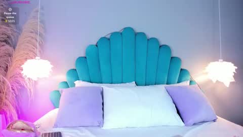 Alassia Hocthner online show from November 2025 12:05:02 PM