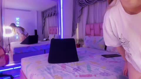 albaandthayron online show from January 2025 12:02:02 PM