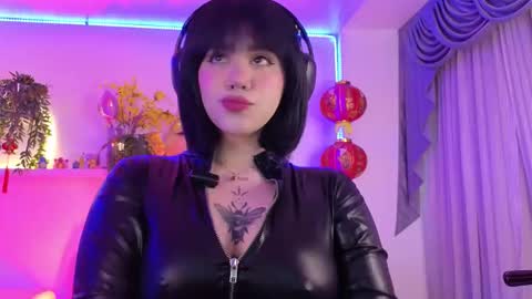 albaandthayron online show from November 2025 12:16:01 PM