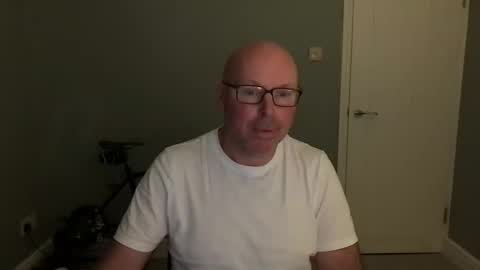 Snapshot of alc300170 chatting on October 2025 06:01:02 AM alc300170 online show from October 2025 06:01:02 AM