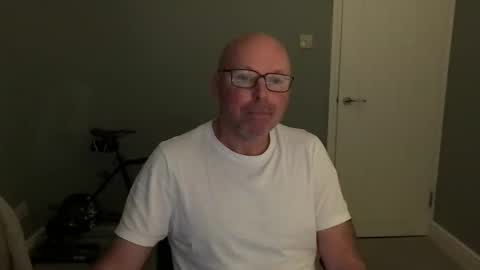 Snapshot of alc300170 chatting on October 2025 06:02:02 AM alc300170 online show from October 2025 06:02:02 AM