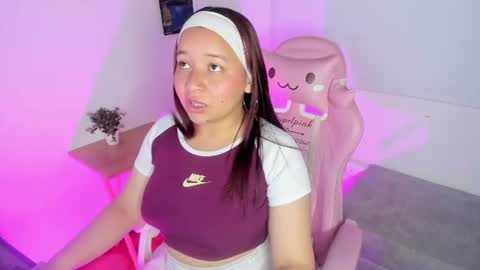 Snapshot of ale_alejandra chatting on June 2026 02:42:01 PM Alejandra online show from June 2026 02:42:01 PM