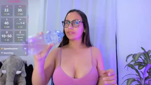 Snapshot of aleaa_ chatting on October 2025 12:44:02 AM aleaa online show from October 2025 12:44:02 AM