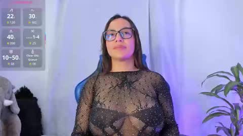 Snapshot of aleaa_ chatting on October 2025 11:04:02 PM aleaa online show from October 2025 11:04:02 PM