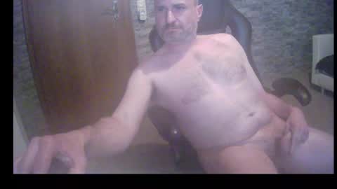 Snapshot of alec_tronic chatting on April 2026 06:31:02 PM alec_tronic online show from April 2026 06:31:02 PM
