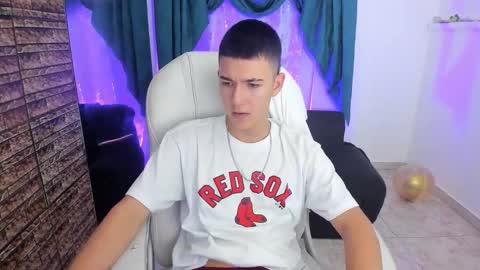 Aleck Boy online show from November 2025 07:35:01 PM