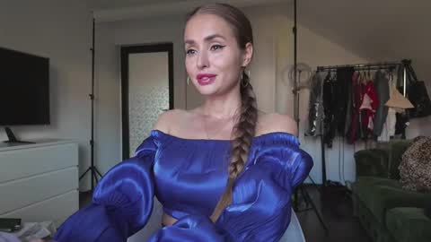 Alecssalove online show from October 2025 01:02:02 PM