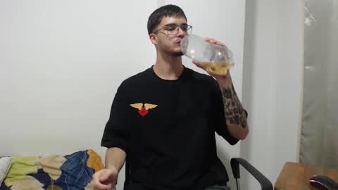 Snapshot of aleex_miller chatting on October 2025 09:40:01 AM aleex_miller online show from October 2025 09:40:01 AM