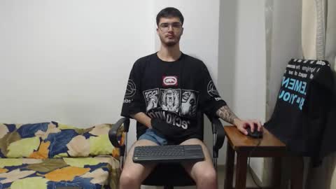 Snapshot of aleex_miller chatting on October 2025 12:43:01 AM aleex_miller online show from October 2025 12:43:01 AM