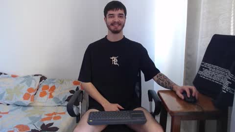 Snapshot of aleex_miller chatting on November 2025 04:07:02 PM aleex_miller online show from November 2025 04:07:02 PM