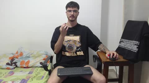 Snapshot of aleex_miller chatting on November 2025 01:05:02 AM aleex_miller online show from November 2025 01:05:02 AM