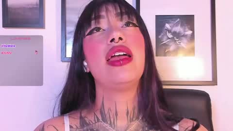 Snapshot of aleja_5 chatting on April 2026 03:47:01 AM Ale online show from April 2026 03:47:01 AM