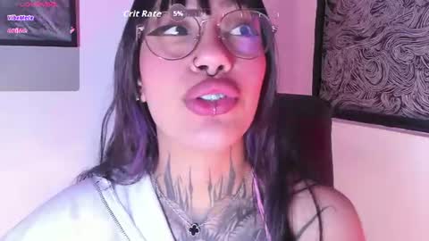 Snapshot of aleja_5 chatting on July 2026 04:10:02 AM Ale online show from July 2026 04:10:02 AM